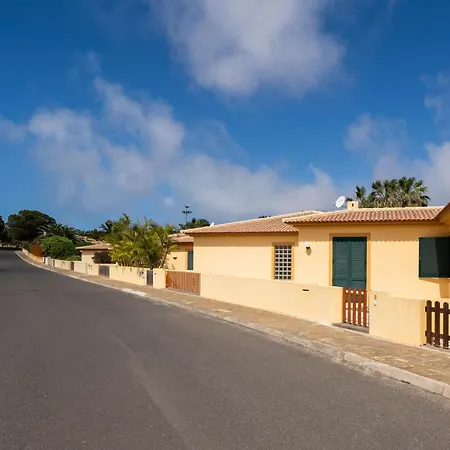 Casa Do Ribeiro Salgado By An Island بيت للعطل *